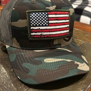 FLAG MESH BACK BALLCAP